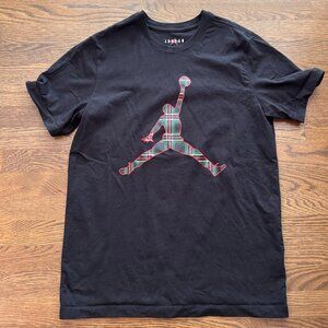 NIKE Men's JORDAN Flight Essentials Tee Shirt top size LARGE Christmas plaid